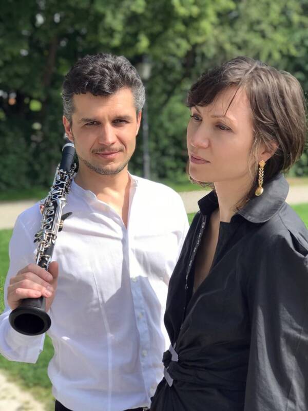 Aufnahme des Musik-Duos Cernavca mit Instrumenten
