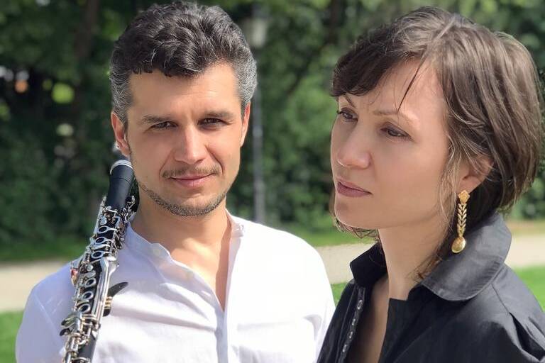 Aufnahme des Musik-Duos Cernavca mit Instrumenten